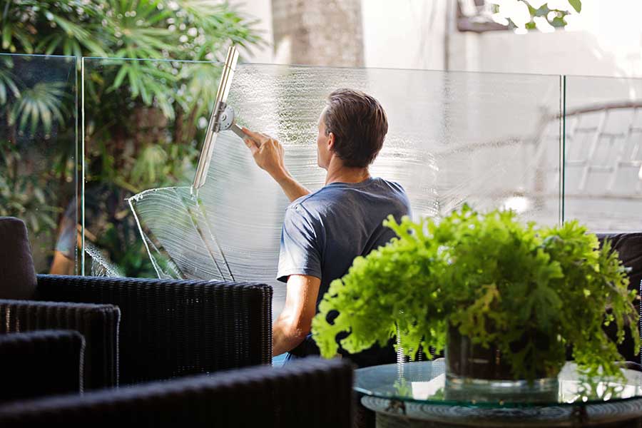 Fensterreinigung mit Tuch